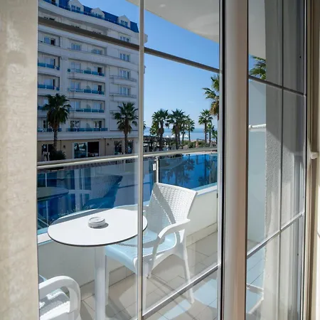 Luna Apartment