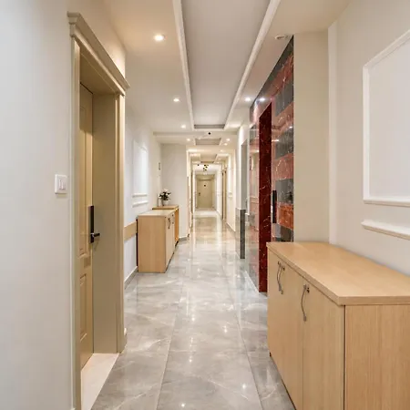 Luna Apartment